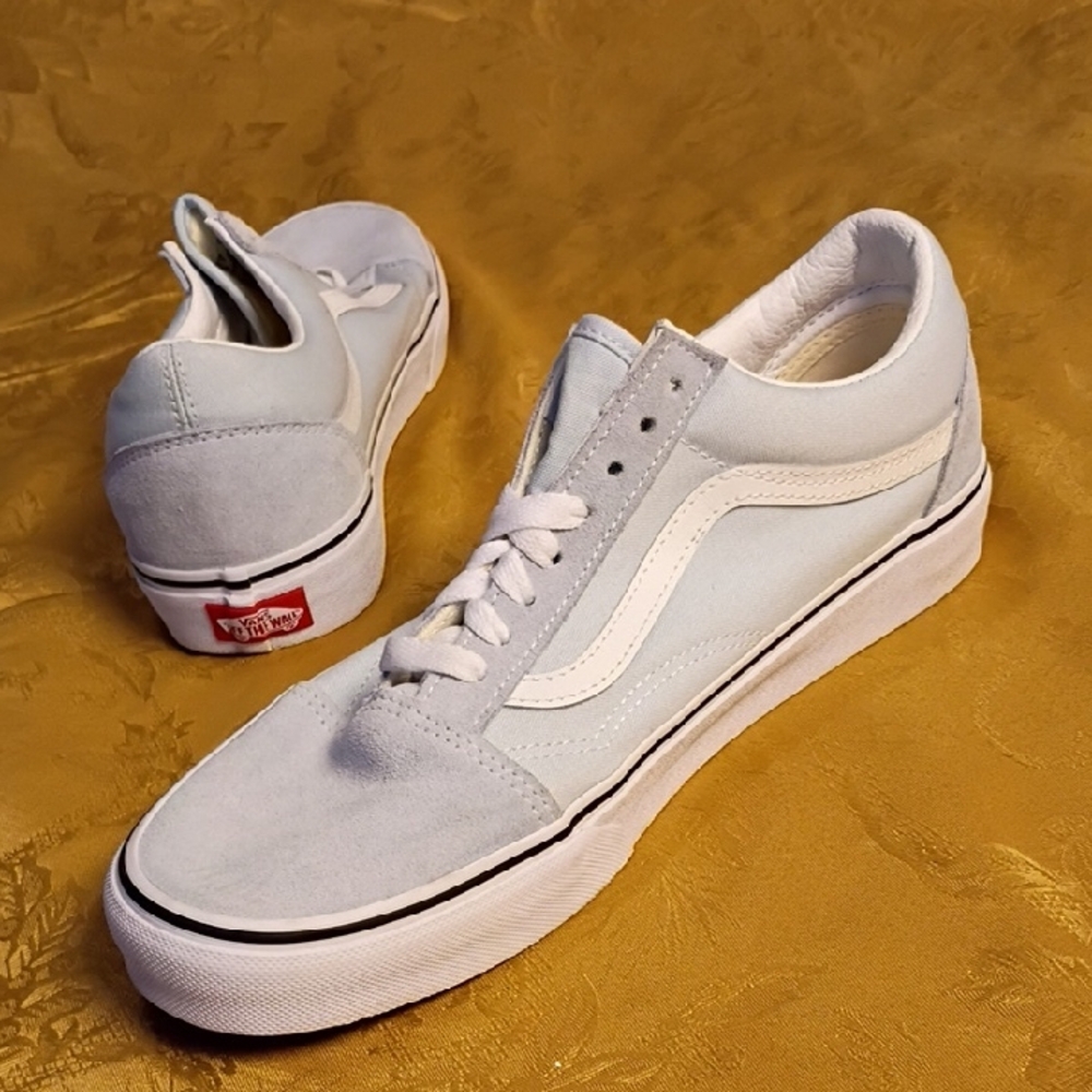 VANS Old School Light Blue and White Leather/Suede   Men's 9.5 Women's 11.0